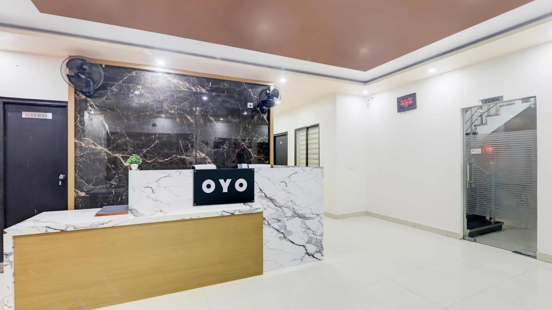Hotel O Us In Varanasi