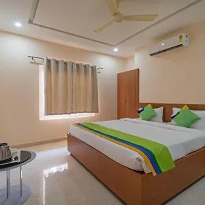 Hotel Treebo Raj Palace, Varanasi